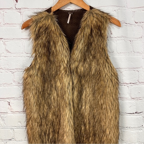 Womens faux fur vest size Medium Brown Sleeveless Open Front Fuzzy Knit Back - Picture 1 of 13